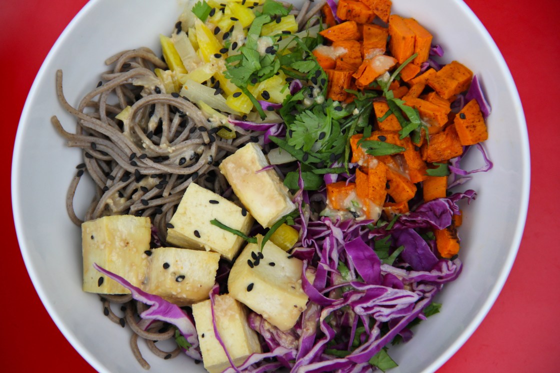 lunch bowl - soba and sweet potato | aneelee.com